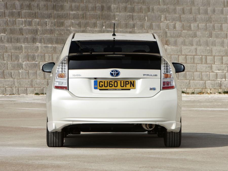 Toyota Prius 10th Anniversary 2010 года  (фото 12 из 22)
